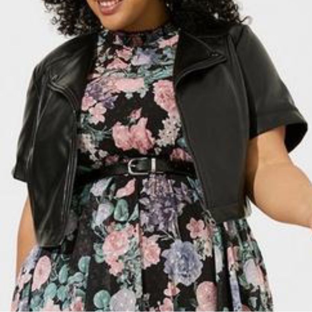 Faux leather short sleeve cropped jacket - Picture 2 of 3